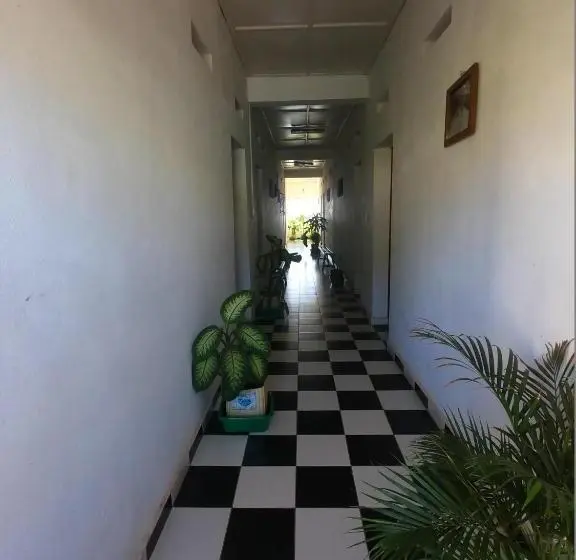 اتاق استاندارد چهار تخته, Centre Lucien Botovasoa