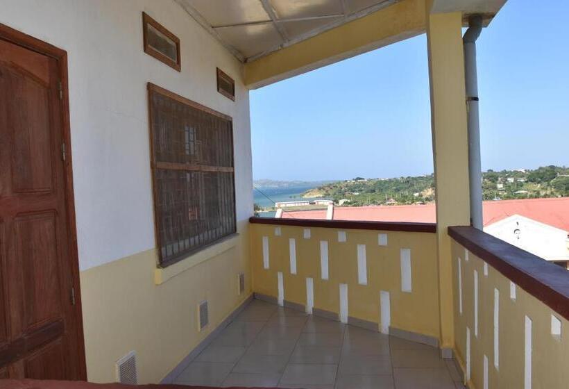 اتاق استاندارد با بالکن و چشمانداز دریا, Centre Lucien Botovasoa