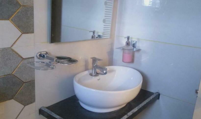 豪华房间, Success Residency