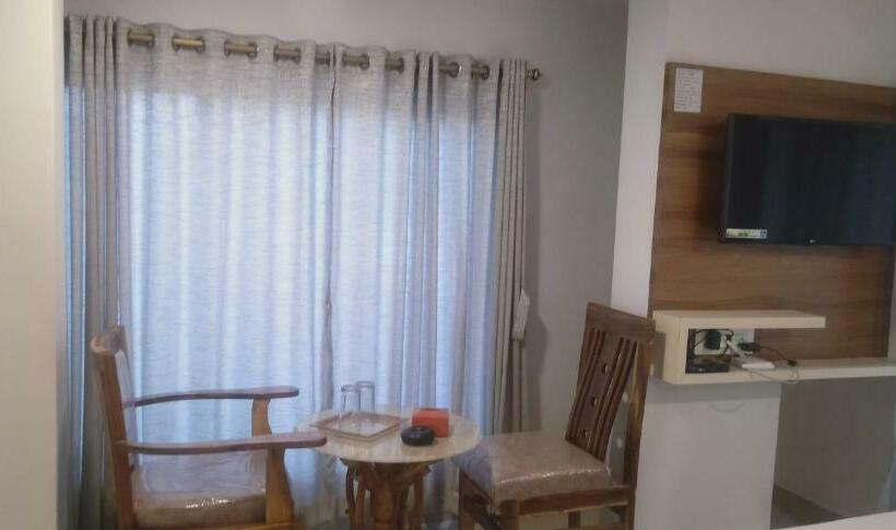 豪华房间, Success Residency