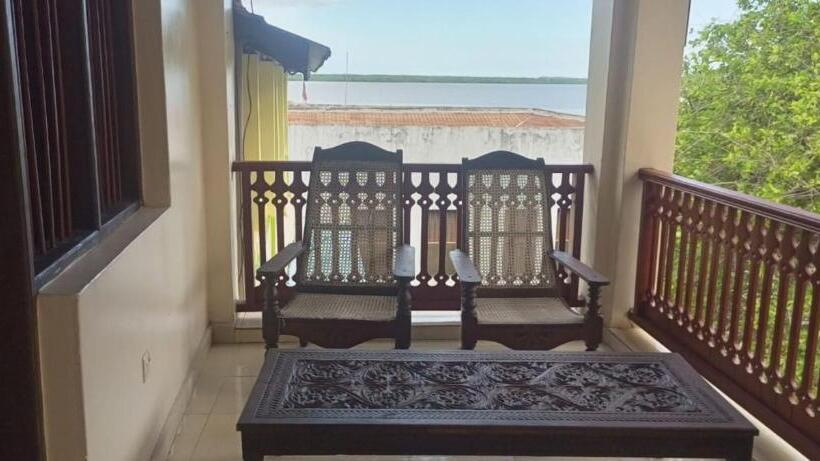 اتاق استاندارد یک نفره, New Mahrus Hotel & Rooftop Restaurant