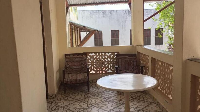 اتاق استاندارد یک نفره, New Mahrus Hotel & Rooftop Restaurant