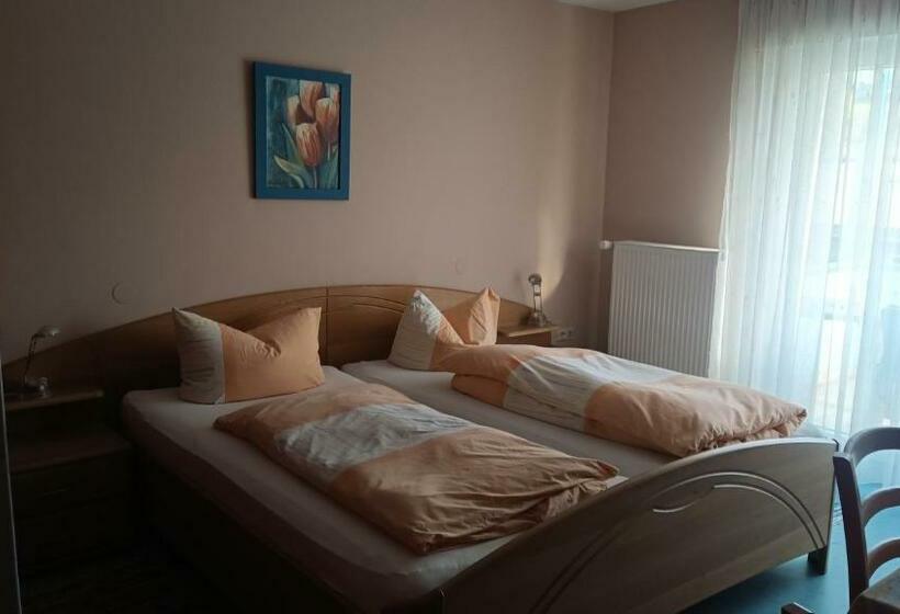 Standardrum Delat Badrum, Gasthaus Krone