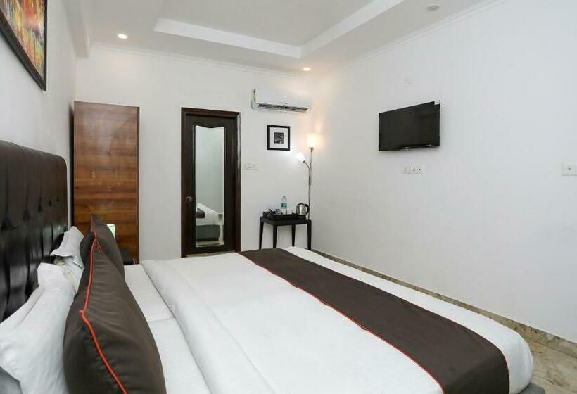 غرفة كلاسيكية ثلاثية, Collection O Hotel Residency Near Dwarka Sector 21 Metro Station