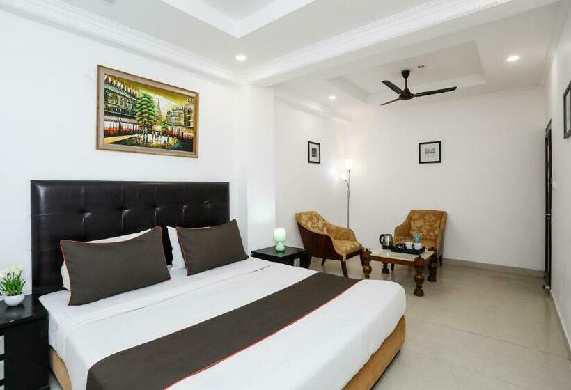 غرفة كلاسيكية ثلاثية, Collection O Hotel Residency Near Dwarka Sector 21 Metro Station