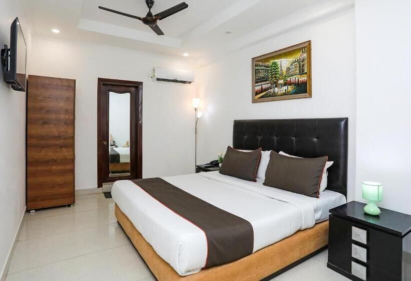 غرفة كلاسيكية ثلاثية, Collection O Hotel Residency Near Dwarka Sector 21 Metro Station