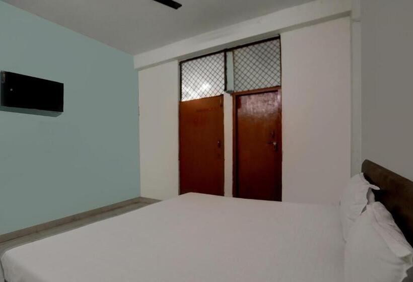 Quarto Triplo Clássico, Pop 70207  Raghav Residency