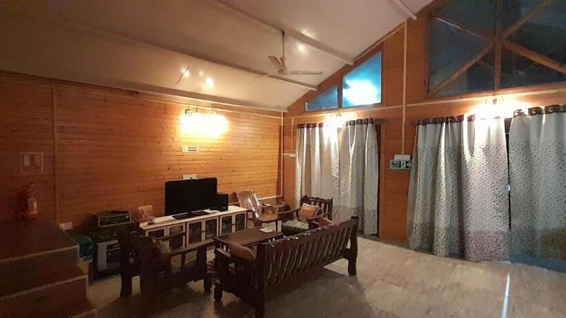 غرفة قياسية, The Wood Beach House