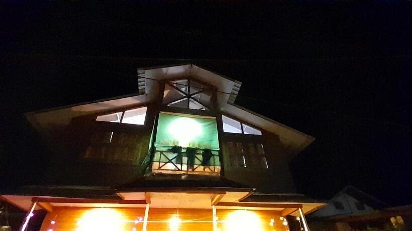 غرفة قياسية, The Wood Beach House