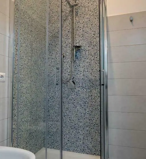 Standard-huone, Vico 11