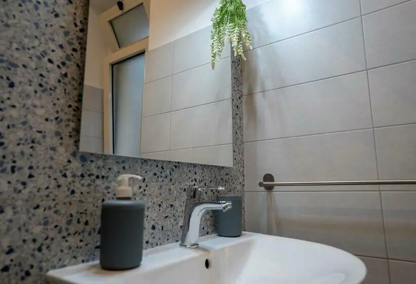 Standard-huone, Vico 11