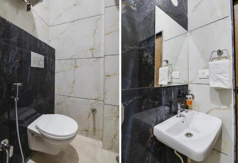 חדר קלאסי לשלושה, Fabhotel Infinity Blue