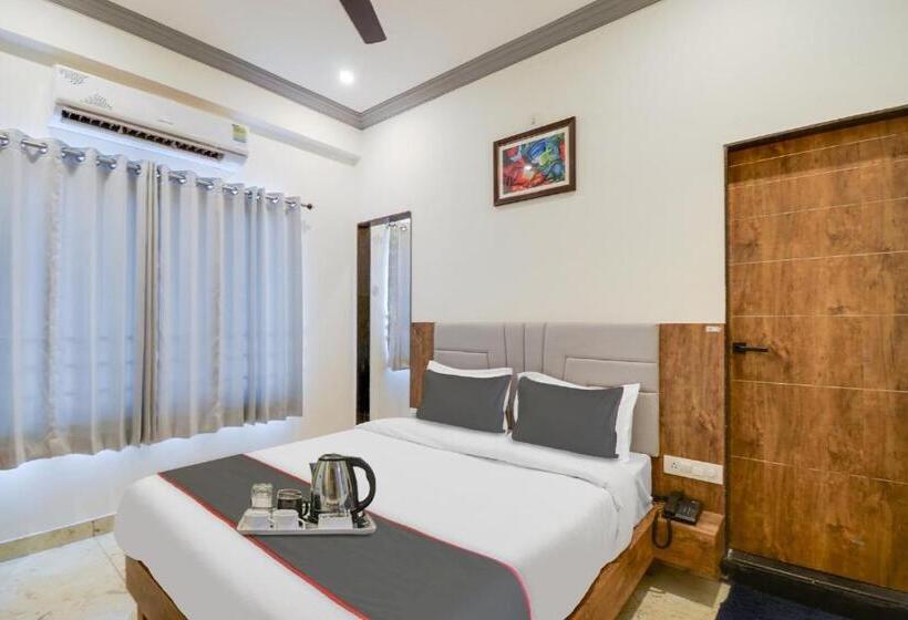 חדר קלאסי לשלושה, Fabhotel Infinity Blue