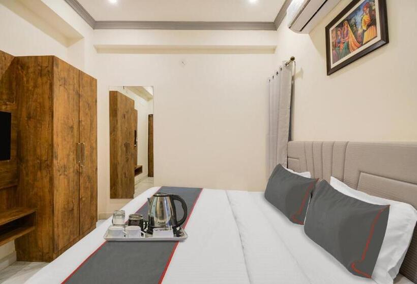 חדר קלאסי לשלושה, Fabhotel Infinity Blue