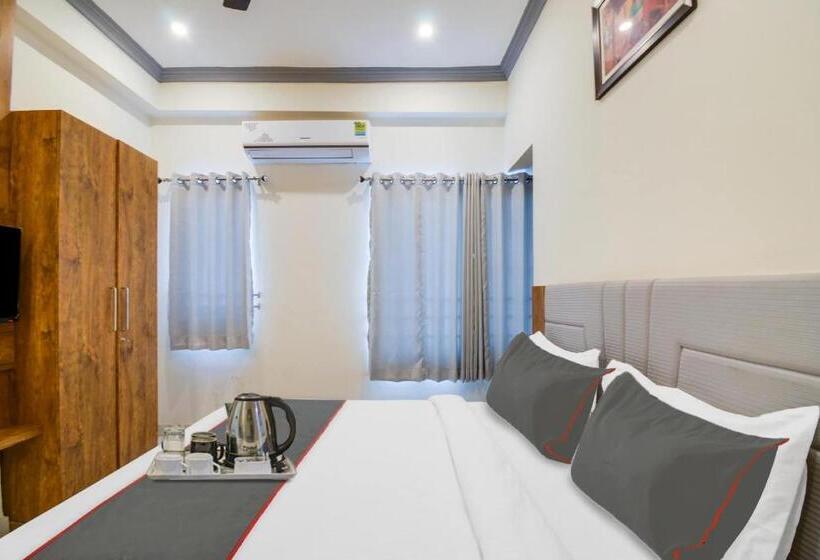 חדר קלאסי לשלושה, Fabhotel Infinity Blue