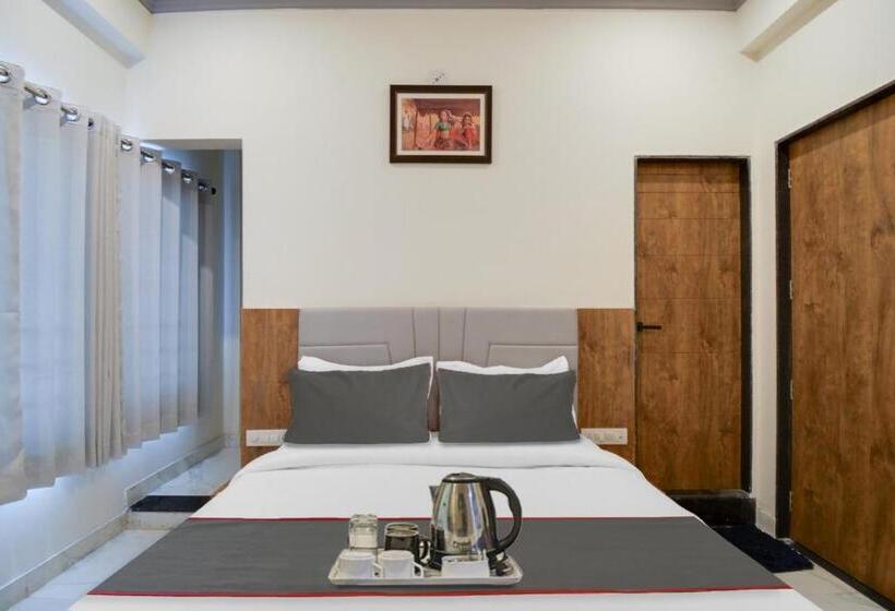 Quarto Triplo Clássico, Fabhotel Infinity Blue