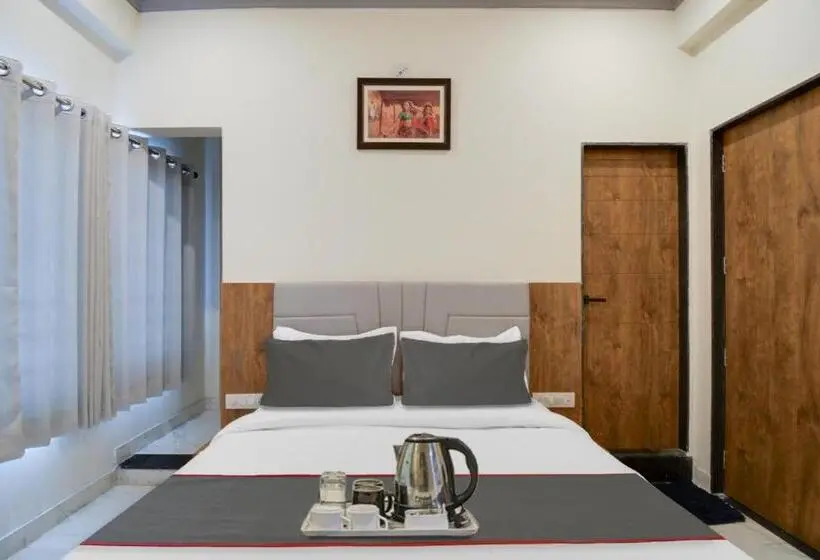 3 Bett Klassisches Zimmer, Fabhotel Infinity Blue
