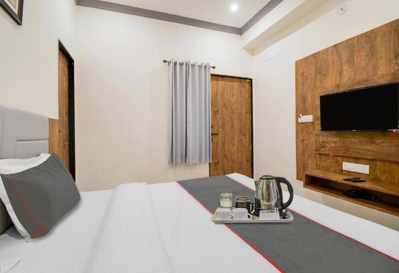 חדר קלאסי לשלושה, Fabhotel Infinity Blue