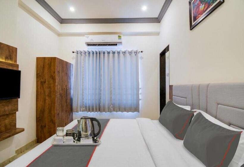 חדר קלאסי לשלושה, Fabhotel Infinity Blue