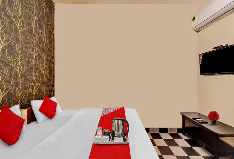 اتاق کلاسیک سه تخته, White Town Residency