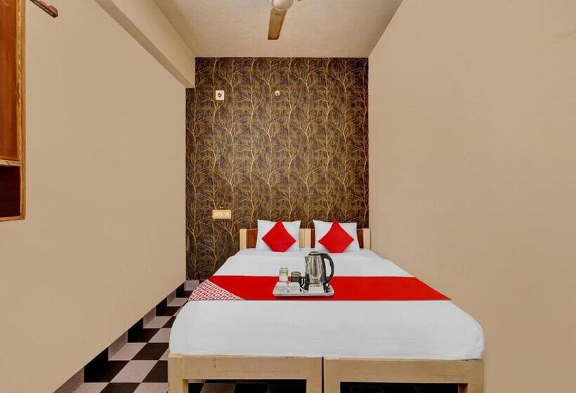 اتاق کلاسیک سه تخته, White Town Residency