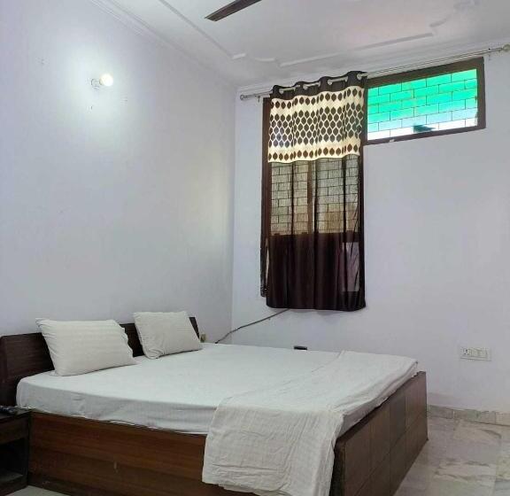 Quarto Triplo Clássico, Oyo 70190 Diamond Inn