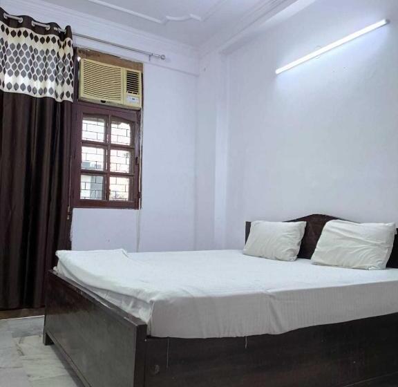 Quarto Triplo Clássico, Oyo 70190 Diamond Inn