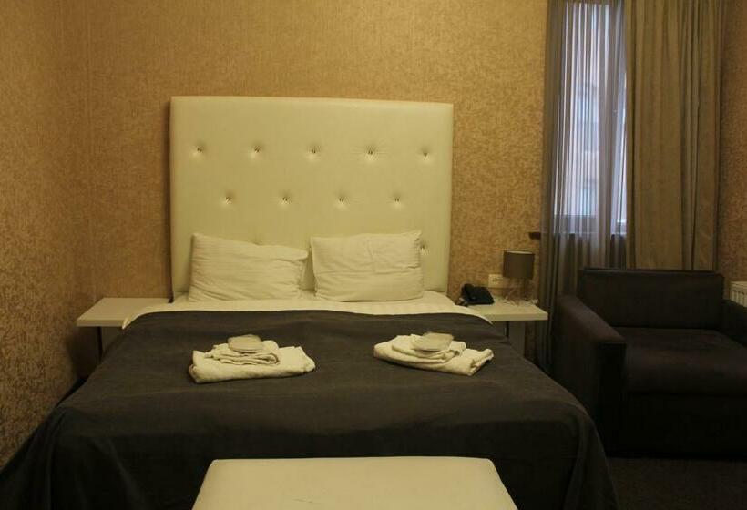 اتاق استاندارد, Plaza