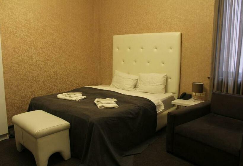 اتاق استاندارد, Plaza