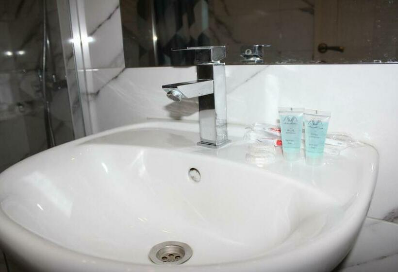 Standard Triple Room with Terrace, Plaza