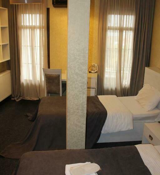 Standard Triple Room with Terrace, Plaza