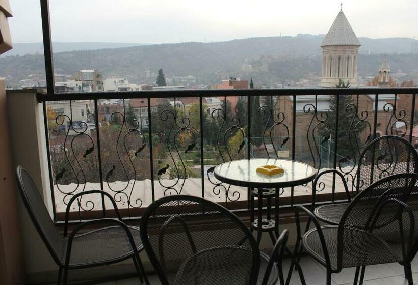 اتاق استاندارد چهار تخته, Plaza