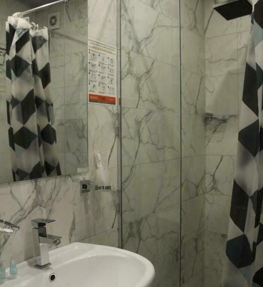 اتاق استاندارد چهار تخته, Plaza