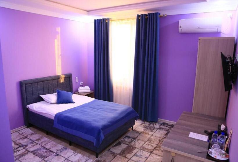 غرفة قياسية فردية, Citizen