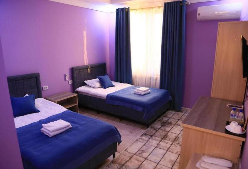 غرفة ديلوكس, Citizen