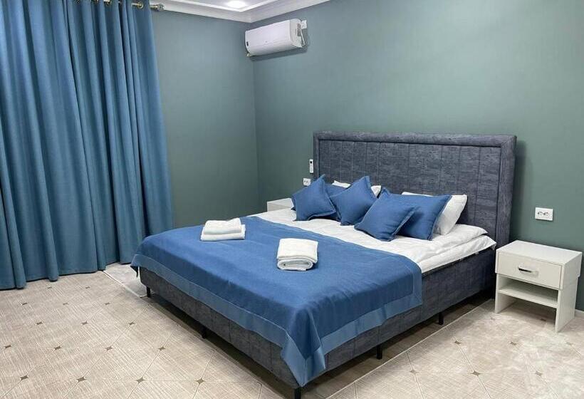 מיטת קינג בסוויטה, Citizen