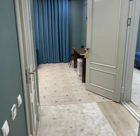 جناح سرير كينج, Citizen