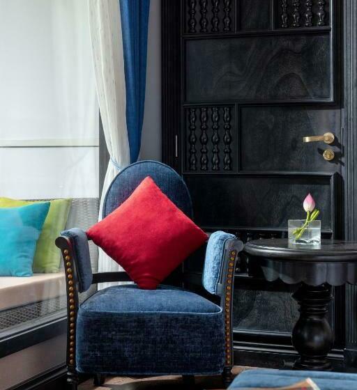 اتاق اجرایی, Verdure Lotus Classic Cruise