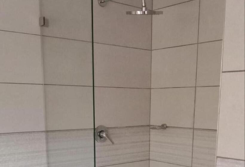 اتاق اجرایی, Hopslot Villa