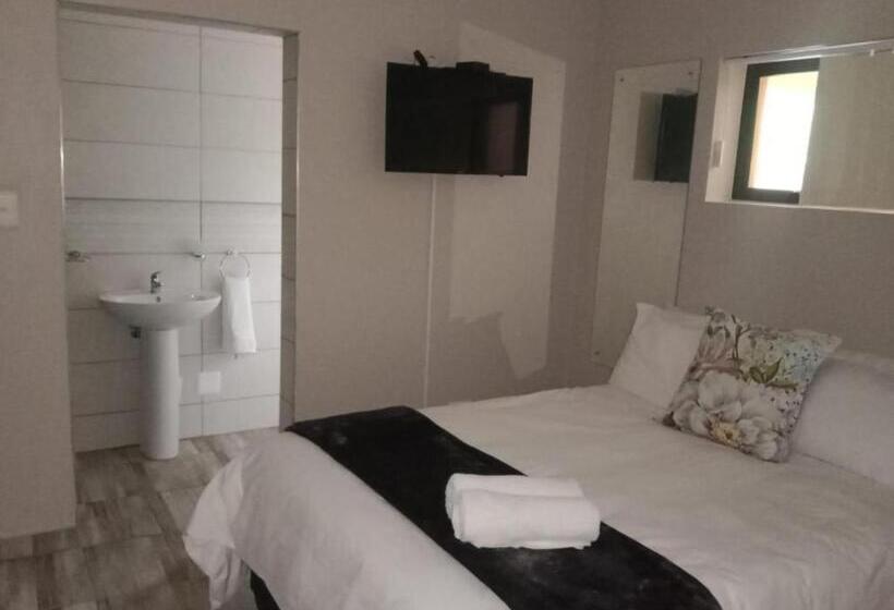 اتاق لوکس سه تخته, Hopslot Villa