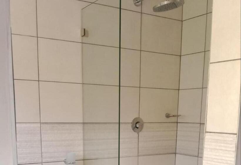 اتاق راحتی, Hopslot Villa