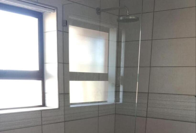 اتاق لوکس, Hopslot Villa