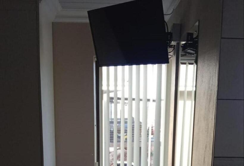 اتاق لوکس, Hopslot Villa