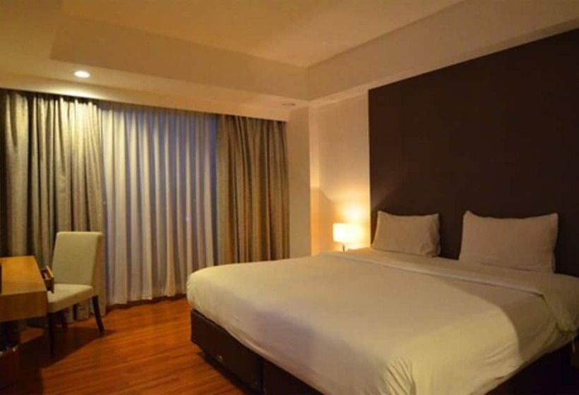 חדר דלוקס, Arch