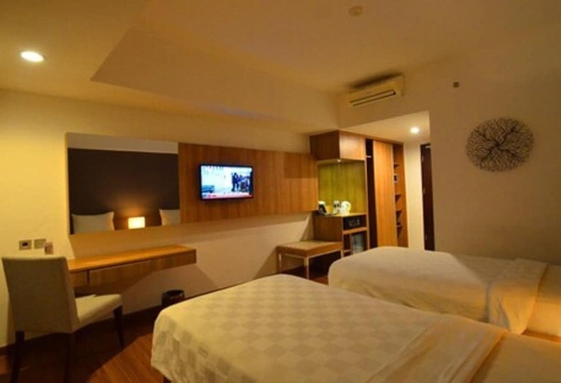 חדר דלוקס, Arch