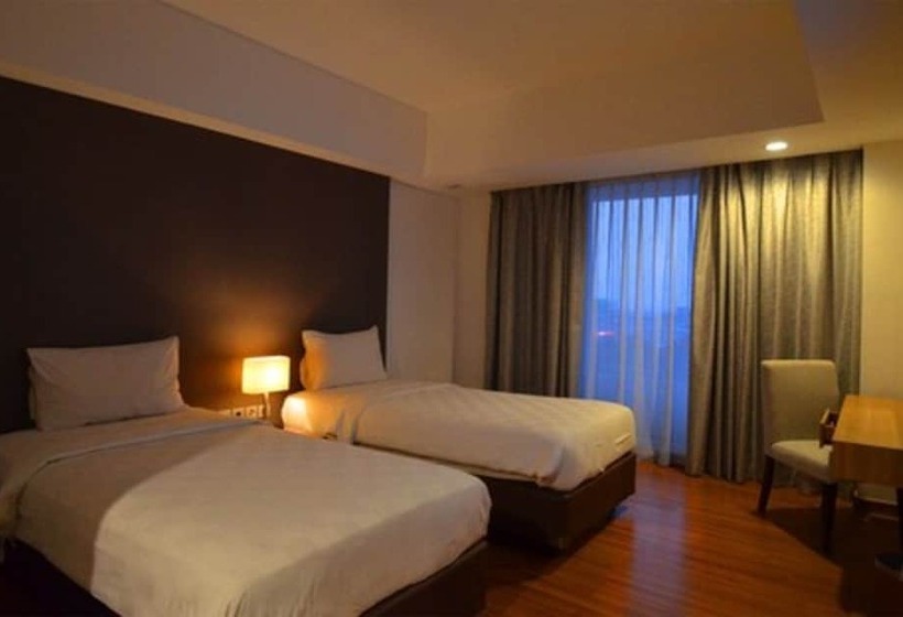 חדר דלוקס, Arch