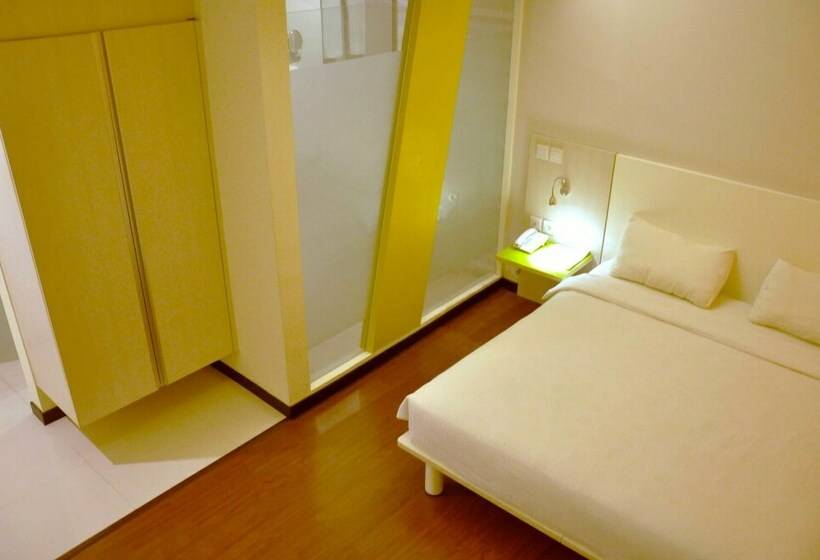 デラックスルーム, Everbright Ambon