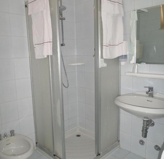 标准间, Garnì Capinera