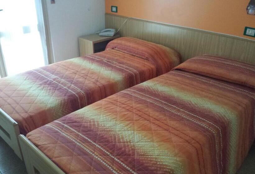 标准间, Garnì Capinera