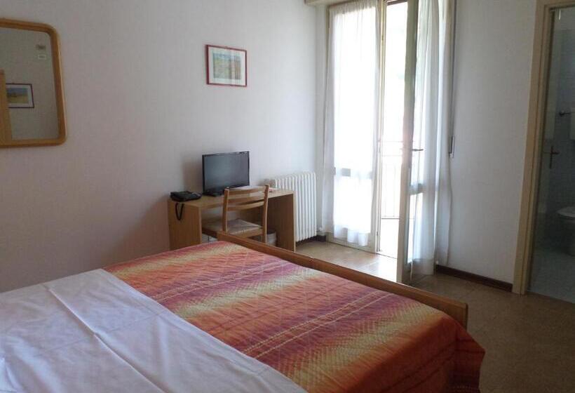 标准间带阳台, Garnì Capinera